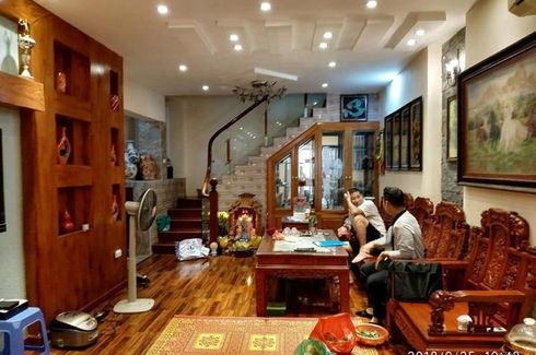 10 Bedroom House for sale in Tho Quan, Ha Noi