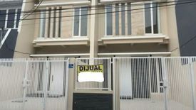 Rumah dijual dengan 5 kamar tidur di Kenjeran, Jawa Timur