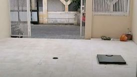 Rumah dijual dengan 5 kamar tidur di Kenjeran, Jawa Timur