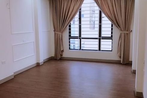 8 Bedroom Townhouse for sale in Trung Hoa, Ha Noi