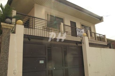 6 Bedroom Townhouse for sale in Milagrosa, Metro Manila