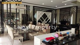 Rumah dijual dengan 6 kamar tidur di Pagedangan, Banten