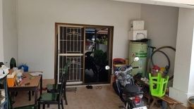 2 Bedroom Townhouse for sale in Tha Raeng, Bangkok