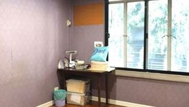 4 Bedroom Villa for rent in Urdaneta, Metro Manila near MRT-3 Ayala