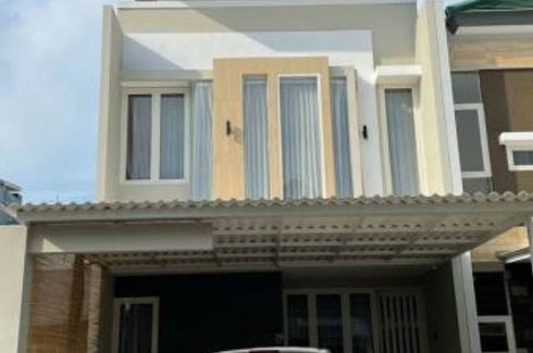 Rumah dijual dengan 4 kamar tidur di Keputih, Jawa Timur