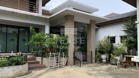 5 Bedroom House for sale in Phra Khanong Nuea, Bangkok near BTS Ekkamai