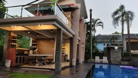 Rumah dijual dengan 5 kamar tidur di Babakan Madang, Jawa Barat