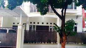 Rumah disewa dengan 4 kamar tidur di Baleendah, Jawa Barat