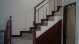 Rumah dijual dengan 4 kamar tidur di Balas Klumprik, Jawa Timur