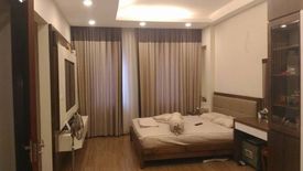 5 Bedroom Townhouse for sale in Xuan La, Ha Noi