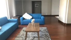 3 Bedroom House for sale in Urdaneta, Metro Manila near MRT-3 Buendia