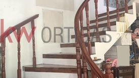 4 Bedroom House for sale in Poblacion, Metro Manila