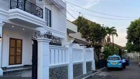 Rumah dijual dengan 4 kamar tidur di Cipete Utara, Jakarta
