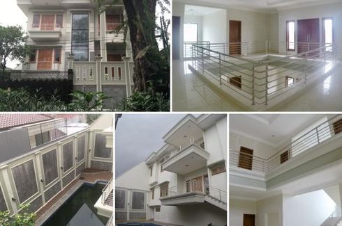 Rumah dijual dengan 5 kamar tidur di Duren Sawit, Jakarta