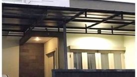Rumah dijual dengan 4 kamar tidur di Dauh Puri, Bali
