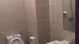 1 Bedroom Condo for sale in Urdaneta, Metro Manila near MRT-3 Ayala