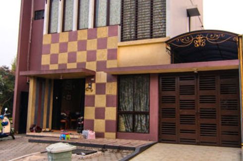 Rumah dijual dengan 4 kamar tidur di Angke, Jakarta