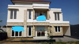 Rumah dijual dengan 3 kamar tidur di Alasangker, Bali