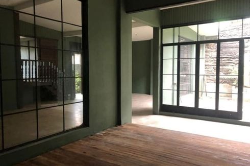 Commercial for Sale or Rent in Kapitolyo, Metro Manila near MRT-3 Shaw Boulevard
