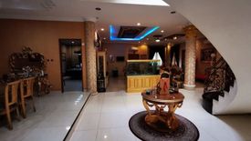 Rumah dijual dengan 9 kamar tidur di Sunter Agung, Jakarta