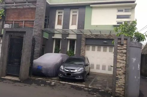 Rumah dijual atau disewa dengan 8 kamar tidur di Pejaten Timur, Jakarta