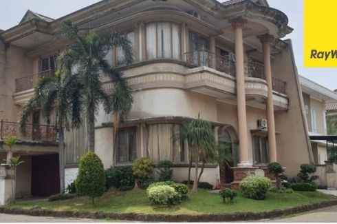 Rumah dijual dengan 5 kamar tidur di Dukuh Sutorejo, Jawa Timur