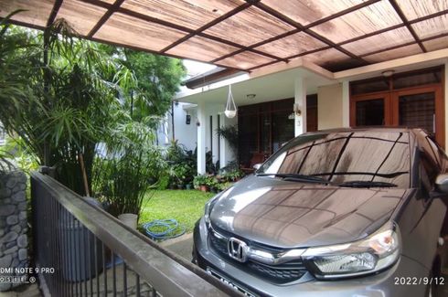 Rumah dijual dengan 4 kamar tidur di Alamendah, Jawa Barat