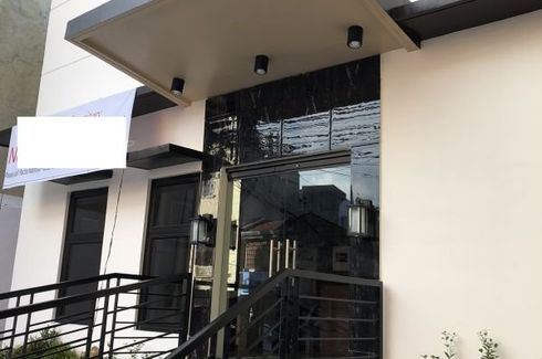 20 Bedroom Apartment for rent in Pinyahan, Metro Manila near MRT-3 Kamuning