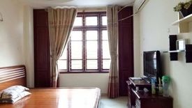 4 Bedroom Townhouse for sale in Nga Tu So, Ha Noi