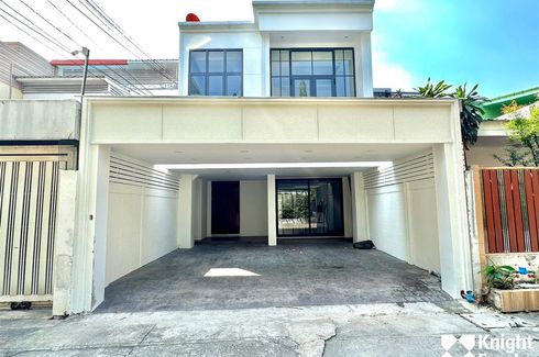 4 Bedroom Townhouse for sale in Baan Ekkamai, Phra Khanong Nuea, Bangkok