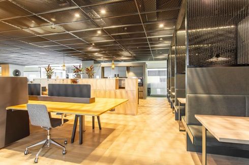 Find a dedicated desk in Regus Me Linh Point Tower ? Office for rent in Ho  Chi Minh | Dot Property