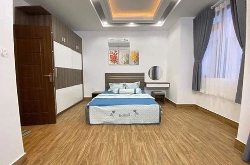 9 Bedroom House for sale in Dich Vong, Ha Noi