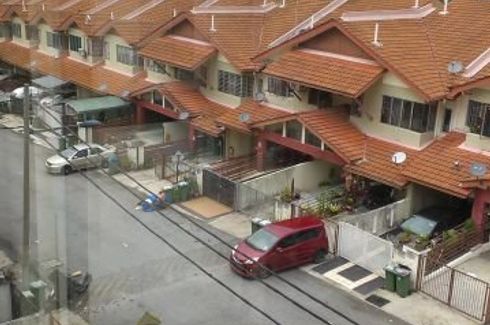 3 Bedroom Townhouse for rent in Taman Bukit Idaman, Selangor