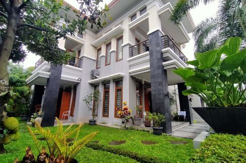 Rumah dijual dengan 6 kamar tidur di Sinduadi, Yogyakarta