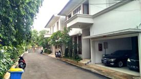 Townhouse disewa dengan 5 kamar tidur di Cilandak Timur, Jakarta