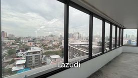 Office for rent in Huai Khwang, Bangkok near MRT Huai Khwang