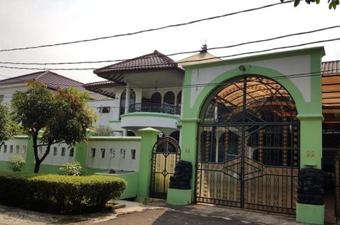 Rumah dijual dengan 10 kamar tidur di Cilandak Timur, Jakarta