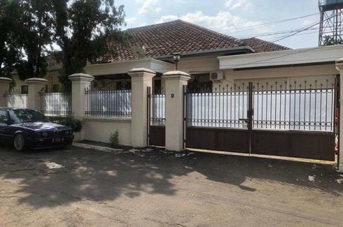 Rumah dijual dengan 7 kamar tidur di Cipete Utara, Jakarta