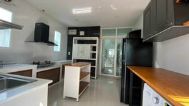 3 Bedroom House for rent in Dokmai, Bangkok