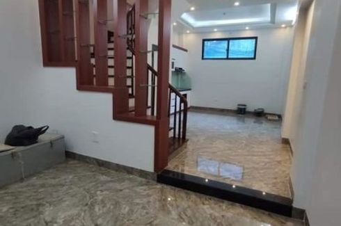 3 Bedroom House for sale in Thuy Khue, Ha Noi