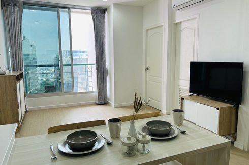 2 Bedroom Condo for rent in Sathorn House, Silom, Bangkok near BTS Surasak