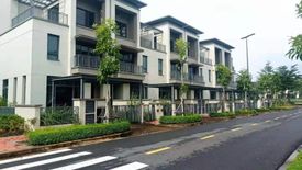 3 Bedroom Townhouse for sale in O Cho Dua, Ha Noi