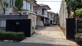 Rumah dijual dengan 4 kamar tidur di Alam Jaya, Banten