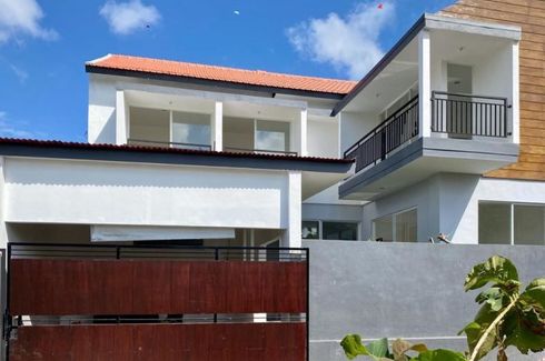 Rumah dijual dengan 4 kamar tidur di Angantaka, Bali