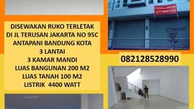 Komersial disewa dengan  di Antapani Kulon, Jawa Barat
