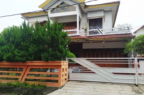 Rumah disewa dengan 6 kamar tidur di Argo Mulyo, Yogyakarta