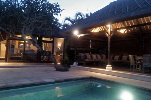 Rumah dijual dengan 5 kamar tidur di Angantaka, Bali