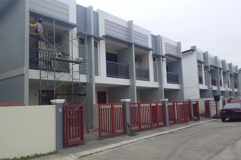 2 Bedroom Townhouse for sale in Manuyo Dos, Metro Manila