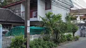4 Bedroom House for sale in Khlong Tan Nuea, Bangkok