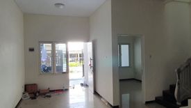 Rumah dijual dengan 4 kamar tidur di Dukuh Sutorejo, Jawa Timur